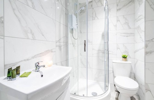 Forest Fields Apartment | Wiverton Apt #6 - Central Location - Free Parking