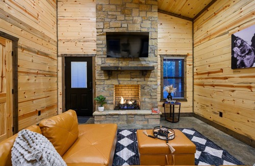 Pickens Cabin | Wizard of Oz-Toto We're Home,Board Games,HotTub,Firepit