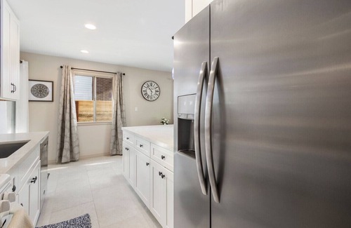 Paso Robles House | Wlk2dtown, Kng bds, WrkSpace, WiFi, FPit, Dogs