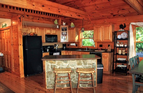 Old Fort Cabin | WNC Cabin near Old Fort