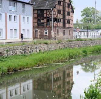 Pasewalk Apartment | Wohnen direkt an der Uecker- Stadtnah, gemütlich,Waschmaschine, Parkplatz
