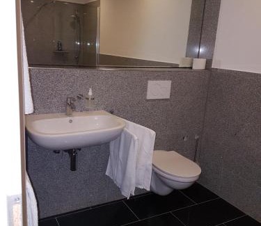 Herdecke Apartment | Wohnen im Souterrain einer Villa