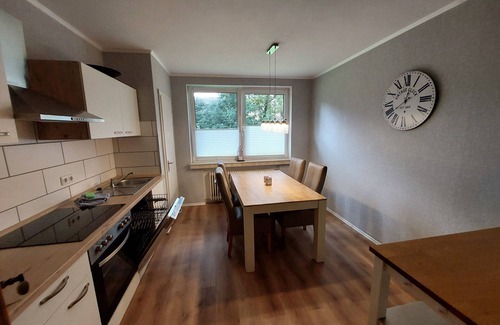 Butjadingen Condo | Wohnung, Fußläufig zur Nordseeküste auf Einmaligem Parkähnlichem Grundstück !