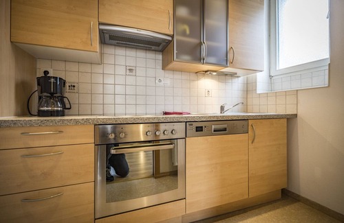 Bad Reichenhall Apartment | Wohnung LISTSEE: Zwei-Zimmer-Nichtraucher-Wohnung für 1- 3 Personen mit großem glasüberdachtem Balkon