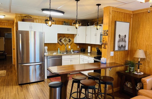 Marble Falls Cottage | Wolf Creek Lodge in Beautiful Marble Falls Texas