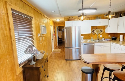 Marble Falls Cottage | Wolf Creek Lodge in Beautiful Marble Falls Texas