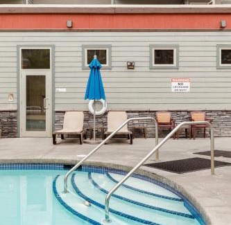 Canmore Apartment | Wolf Mountain Escape
