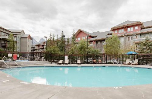 Canmore Apartment | Wolf Mountain Escape