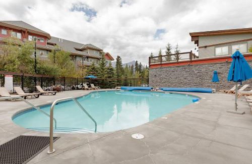 Canmore Apartment | Wolf Mountain Escape