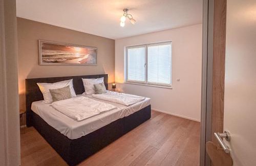Kiefersfelden Apartment | wolke 7, Alpenblick mit Eleganz, Kingsizebett, Kamin, Terrasse mit Grill, Garten