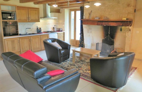 Blanquefort-sur-Briolance House | Wonderful villa for 4 guests with WIFI, TV, terrace, pets allowed and panoramic view