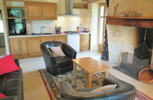 Blanquefort-sur-Briolance House | Wonderful villa for 4 guests with WIFI, TV, terrace, pets allowed and panoramic view