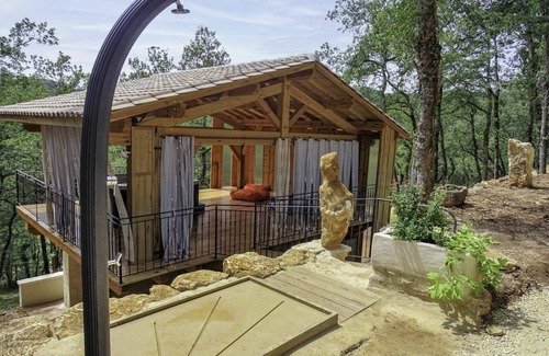 Blanquefort-sur-Briolance House | Wonderful villa for 4 guests with WIFI, TV, terrace, pets allowed and panoramic view