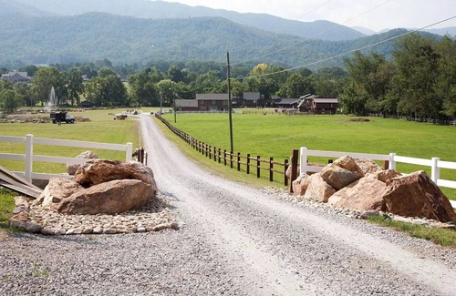 Wears Valley Cabin | Wonder Meadows at Cove Mountain
