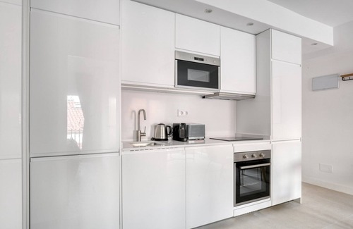 Embajadores Apartment | Wonderful 1br in La Latina, in the heart of Madrid