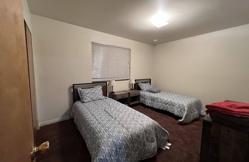 Mammoth Lakes Apartment | Wonderful 2 Bed Room Ski Condo. Walk to The Village.