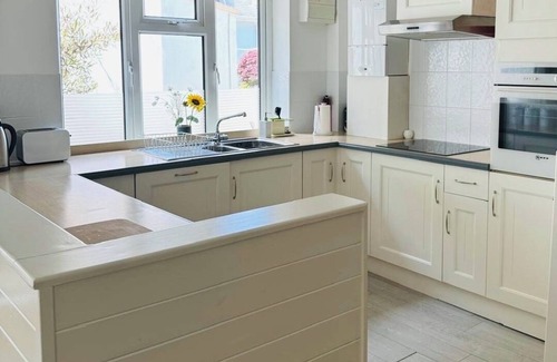 Salcombe Apartment | Wonderful 2 Bedrm/2 Bathrm/Parking/2 min walk to South Sands Beach