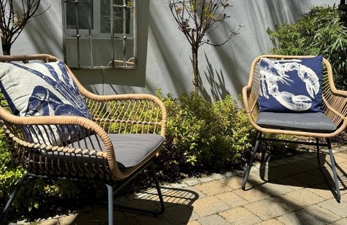 Salcombe Apartment | Wonderful 2 Bedrm/2 Bathrm/Parking/2 min walk to South Sands Beach