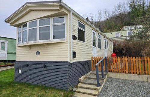 Aberystwyth Other | Wonderful 2 bedroom mobile home