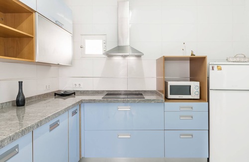 Old Town Apartment | Wonderful apartment with sea views, air conditioning, terrace, balcony and Wi-Fi; pets allowed