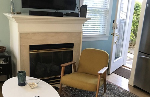 Commercial Street Condo | Wonderful beachside hideaway! September available. Steps to the beach & action!