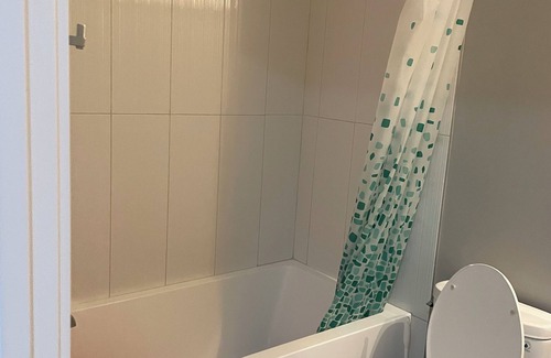 Southwest Edmonton Bed & Breakfast | Wonderful bed & breakfast with WiFi in charming Edmonton