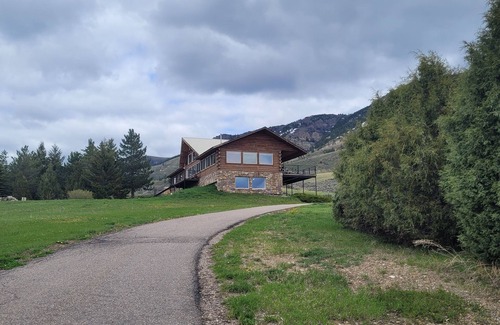 Inkom House | Wonderful cabin with 360 degree views of mountains Valley and ski hill