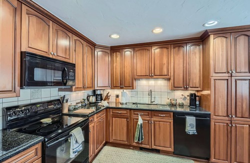 Eagle-Vail Condo | Wonderful EagleVail Condo, Fireplace, Golf Course