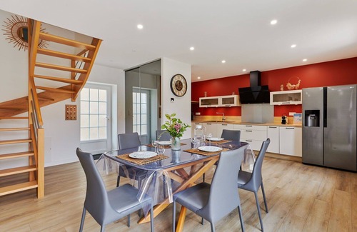 Creances House | Wonderful villa for 4 people with WIFI, TV, terrace and pets allowed