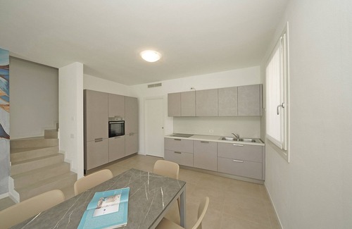 San Benedetto di Lugana Villa | Wonderful Garda Villa | 3 Bedrooms | Villa Prestigio 2 | Private Pool & Close.
