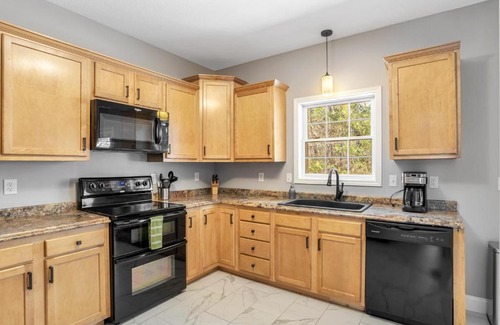 Asheville House | Wonderful Home With Hot Tub 5 Min to Downtown Asheville