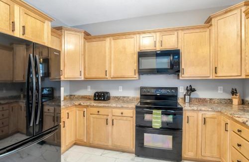 Asheville House | Wonderful Home With Hot Tub 5 Min to Downtown Asheville