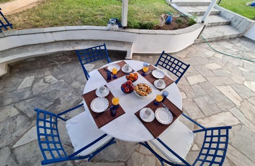 Flogita House | Wonderful house with private garden