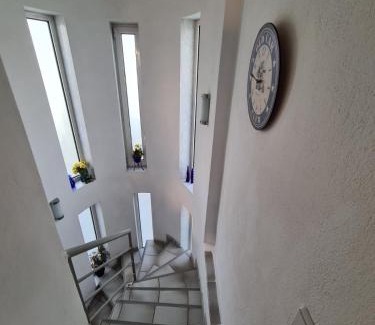 Flogita House | Wonderful house with private garden