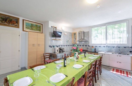 Bobolino Villa | Wonderful villa with WIFI, A/C, private pool, hot tub, TV, terrace, pets allowed and panoramic .