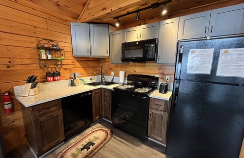 Gatlinburg - Pigeon Forge Cabin | Wonderful mountain Cabin for a Romantic Scape !