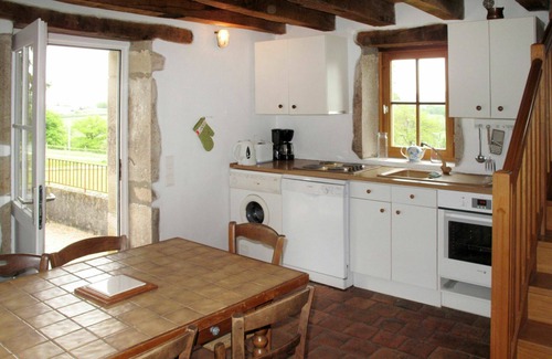 La Grande-Verriere House | Wonderful private villa for 6 guests with WIFI, TV, terrace and pets allowed