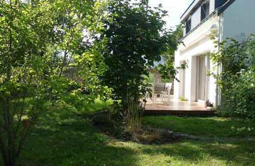 La Trinite-sur-Mer House | Wonderful private villa for 4 guests with WIFI, TV, terrace and parking
