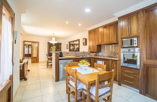 Mancor de la Vall House | Wonderful private villa for 8 guests with WIFI, A/C, hot tub, TV, patio and parking