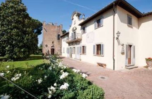 Castelfiorentino Villa | Wonderful private villa with A/C, hot tub, private pool, WIFI, TV, terrace, close to San Gimignano
