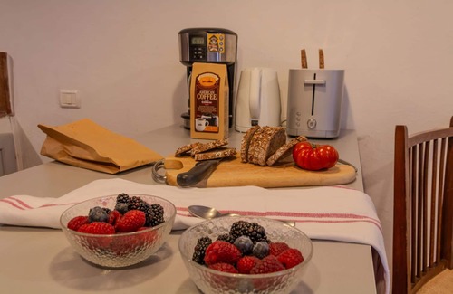 Pergine Valdarno House | Wonderful private villa for 2 people with hot tub, A/C, WIFI, TV and pets allowed, close to Arezzo
