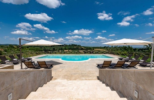 Torrita di Siena Villa | Wonderful private villa with private pool, WIFI, hot tub, A/C, TV, patio, close to Montepulciano