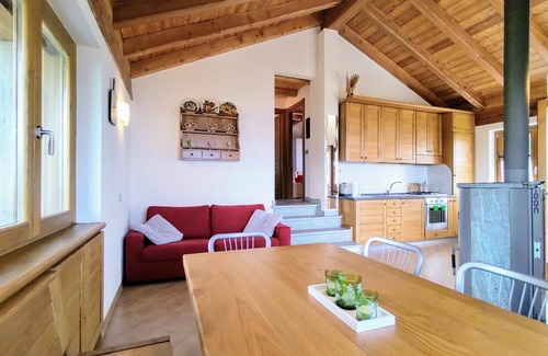 Peglio House | Wonderful private villa for 6 people with WIFI, TV, patio and pets allowed