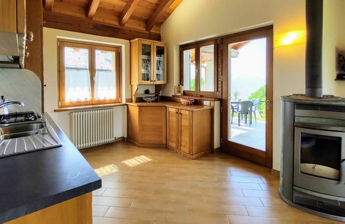 Peglio House | Wonderful private villa for 6 people with WIFI, TV, patio and pets allowed