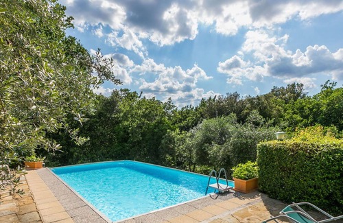 Pergine Valdarno House | Wonderful private villa for 9 people with private pool, WIFI, TV, terrace, pets allowed and park...