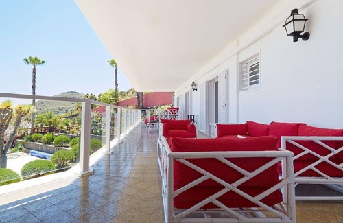 Tafira House | Wonderful private villa for 10 guests with private pool, A/C, WIFI, TV, patio and pets allowed