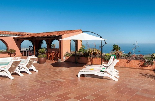 Santa Brigida House | Wonderful private villa for 10 guests with private pool and TV