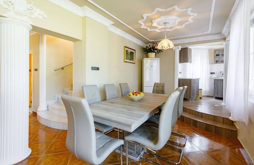 Balatonfoldvar Villa | Wonderful private villa for 11 people with WIFI, A/C, TV and patio