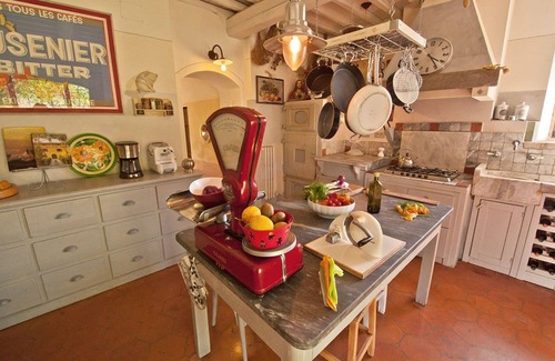 Pergine Valdarno Villa | Wonderful private villa with WIFI, A/C, private pool, TV and pets allowed, close to Arezzo