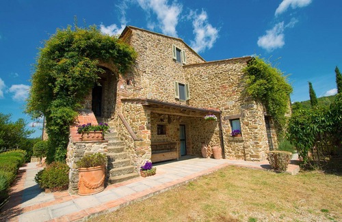 Pergine Valdarno Villa | Wonderful private villa with WIFI, A/C, private pool, TV and pets allowed, close to Arezzo